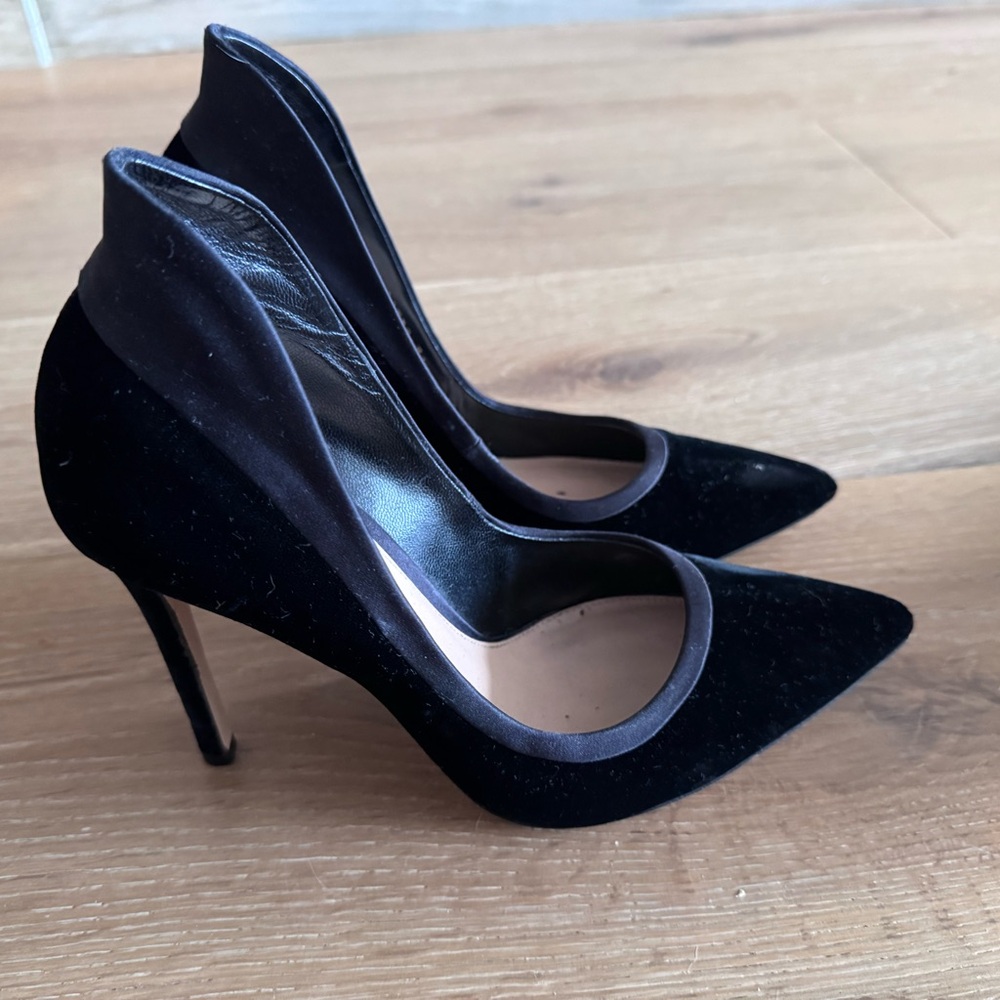 Gianvito Rossi Black Suede Heels